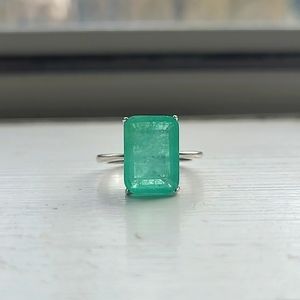 Glowing Geniune Emerald Ring